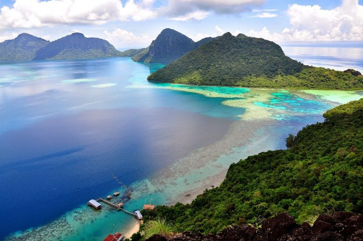 Du lịch biển Malaysia không thể bỏ qua những vùng biển đảo đẹp như tranh