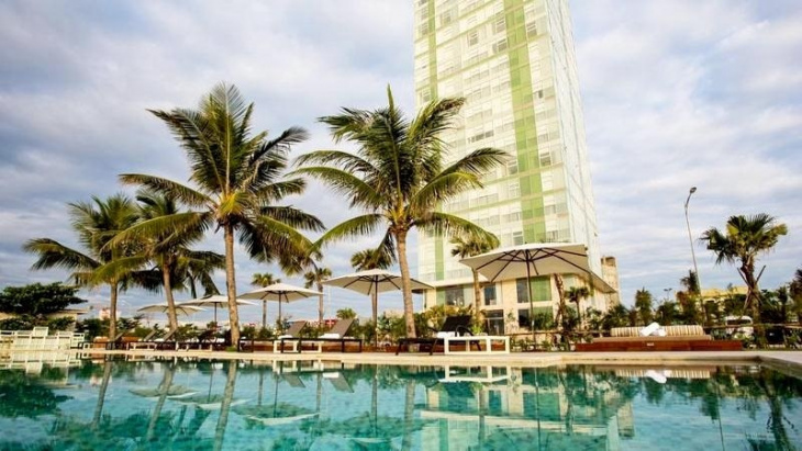 top 10 khách sạn đà nẵng gần biển cho bạn tha hồ giải nhiệt