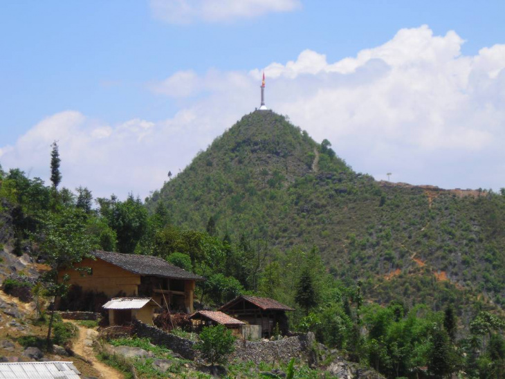 du lịch đông bắc, đi phượt đông bắc, trekking đông bắc, văn hoá đông bắc, chinh phục điểm cực bắc tổ quốc: lũng cú, đồng văn, hà giang 