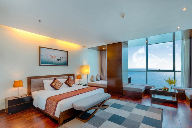 cực tiện lợi với 10 khách sạn đà nẵng gần biển mỹ khê được yêu thích nhất hiện nay