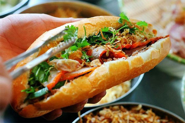 Bánh Mì Việt Nam – Nguồn Gốc Và Những Thăng Trầm