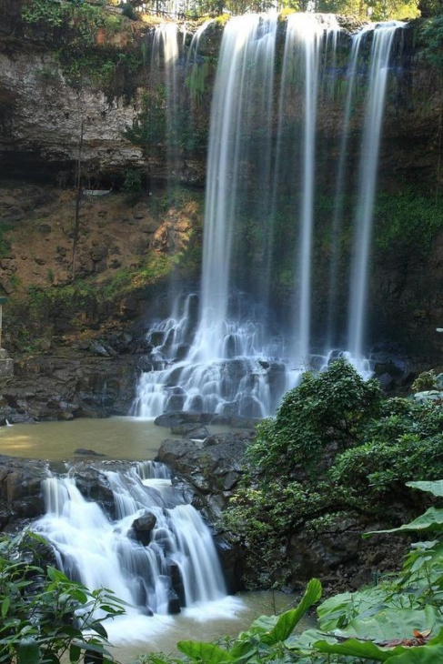Vẻ đẹp thác Dambri ở Bảo Lộc