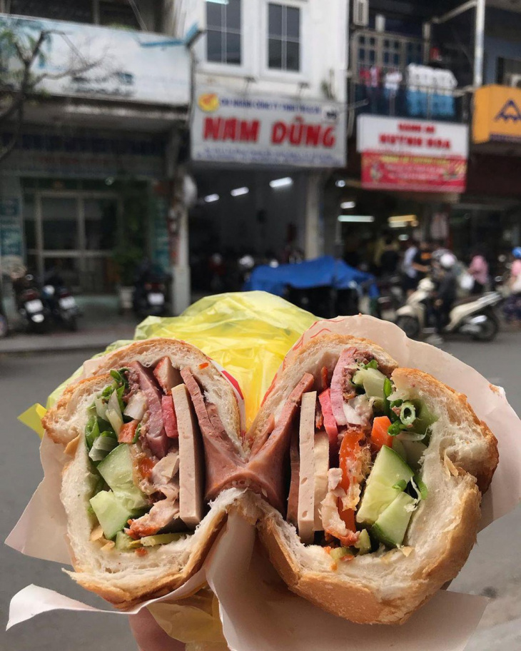 6 tiệm bánh mì siêu ngon, không thử chưa biết Sài Gòn