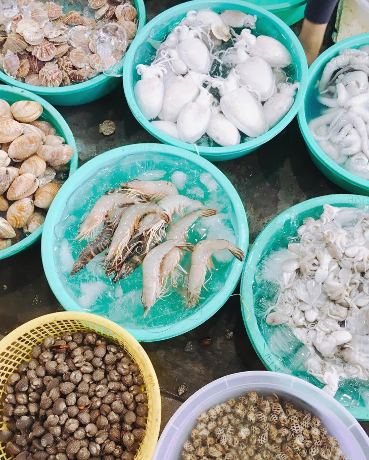 khám phá, trải nghiệm, khám phá khu chợ ngập hải sản ở tp.hcm