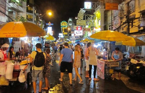 Săn đồ đẹp giá rẻ trong các chợ đêm Bangkok