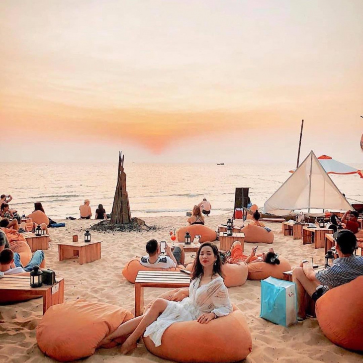 Ngắm hoàng hôn tuyệt đẹp ở 10 quán bar view biển Phú Quốc vô cùng xịn sò