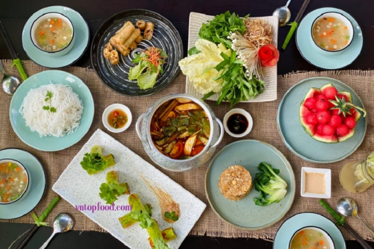 Nhà hàng quán chay Đà Nẵng: TOP 28 địa điểm ăn chay thanh tịnh