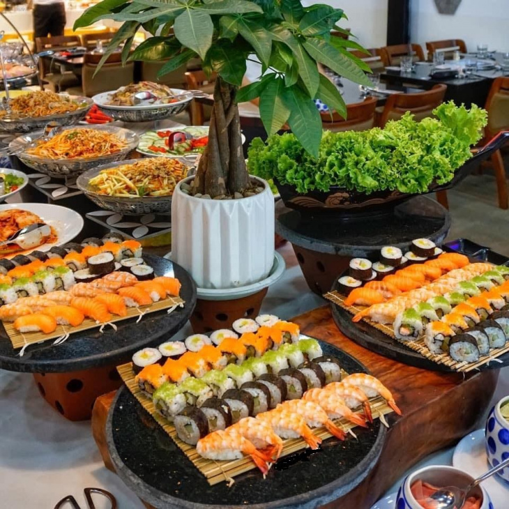 khám phá, trải nghiệm, review địa điểm ăn buffet đà nẵng hải sản ngon giá rẻ chỉ từ 99k