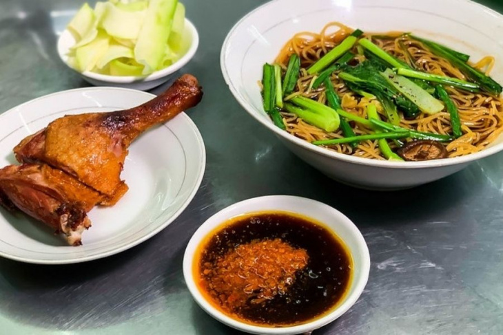 Top 10 quán mì vịt tiềm Tân Phú ngon hấp dẫn chuẩn vị Hoa