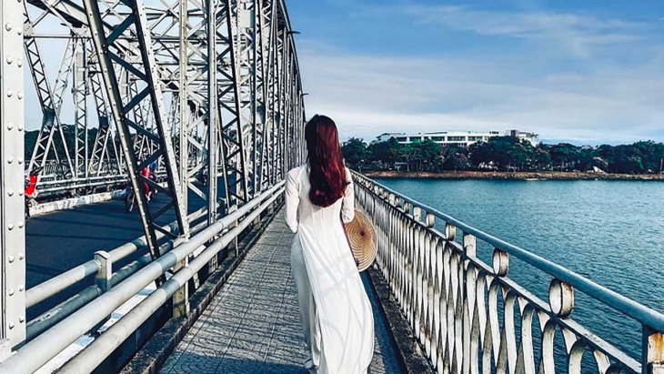 cầu tràng tiền huế – check in cây cầu đẹp nhất cố đô (2022)