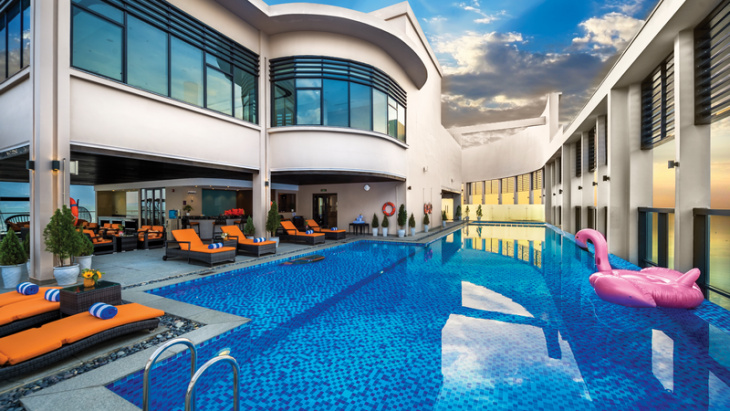 TOP 10 khách sạn đà nẵng gần biển phạm văn đồng