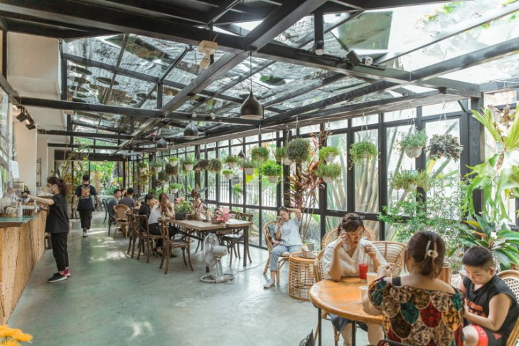 khám phá, trải nghiệm, tận hưởng không gian xanh ở quán cà phê vườn hà nội đẹp mê ly
