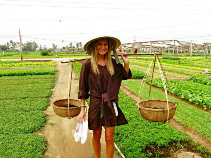 khám phá, trải nghiệm, làng rau trà quế hội an – trải nghiệm khoảnh khắc làm nông dân chân chất