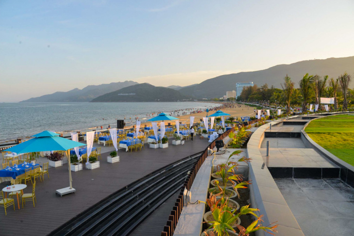 Ngồi cafe ven biển Quy Nhơn không chán với list 5 quán view đẹp nhất