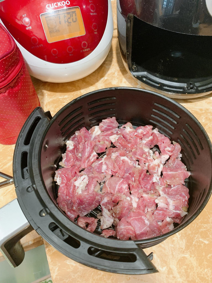 Hướng dẫn cách làm bún thịt nướng chuẩn vị tại nhà