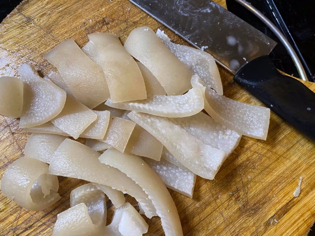 cách làm món nhậu, cách làm thịt lơn, món ngon mỗi ngày, 2 cách biến tấu bì lợn thành món ăn ngon tuyệt hảo