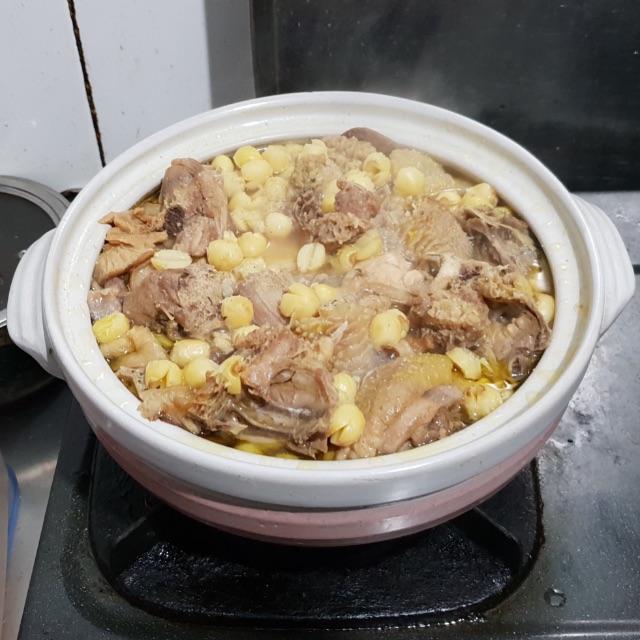 Gà hầm hạt sen – Món ăn truyền thống mang đậm hương vị Việt