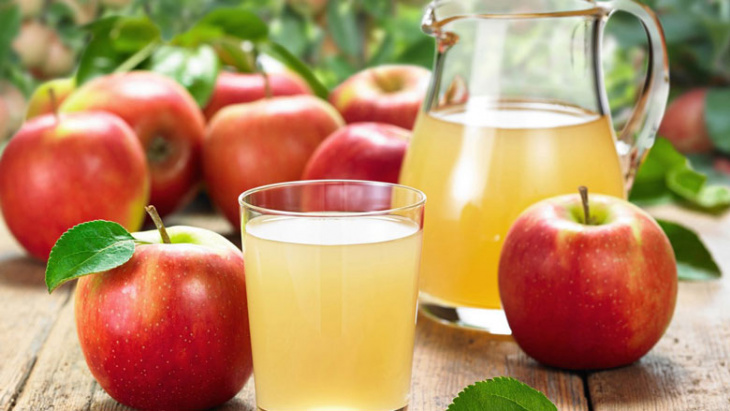 Cách làm nước ép táo bằng máy xay sinh tố cực nhanh