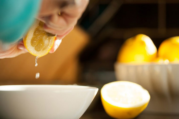 ẩm thực, cách làm nước ép táo bằng máy xay sinh tố cực nhanh