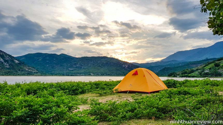 Top 7 Địa điểm cắm trại Ninh Thuận và thuê lều giá rẻ uy tín