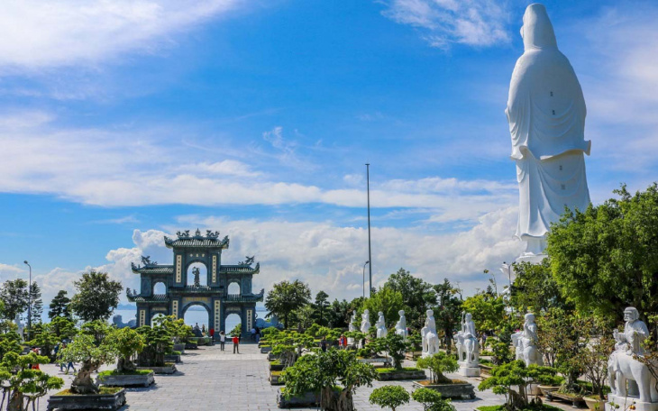 chùa linh ứng đà nẵng – nơi du lịch tâm linh ấn tượng (2022)