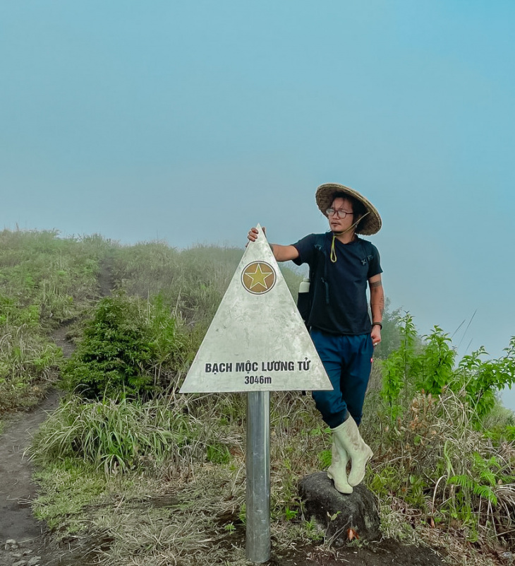 Gặp gỡ anh Gôn Râu – “lão làng” trong môn trekking, chinh phục 13 ngọn núi cao nhất ở Việt Nam