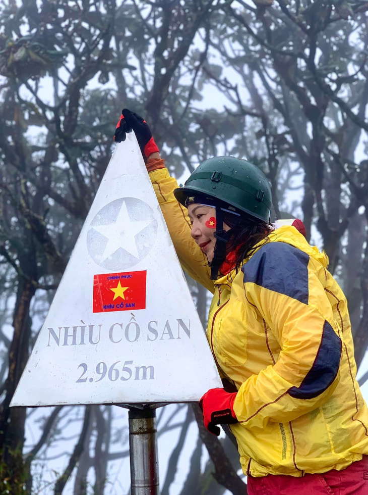 khám phá, trải nghiệm, nể phục nữ “phượt thủ” gia lai u60 chinh phục 5 đỉnh núi cao.