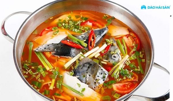 ẩm thực, món ngon, 3 cách làm lẩu cá hồi không bị tanh đơn giản tại nhà