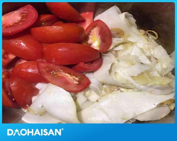 ẩm thực, món ngon, cách làm đầu cá hồi nấu măng chua thơm ngon hấp dẫn