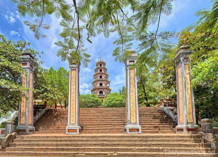 Thăm ngôi chùa đẹp bậc nhất xứ Huế mộng mơ- Chùa Thiên Mụ