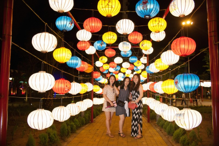 lễ hội lồng đèn asia park, khám phá, trải nghiệm, sôi động lễ hội đèn lồng mừng trung thu tại asia park