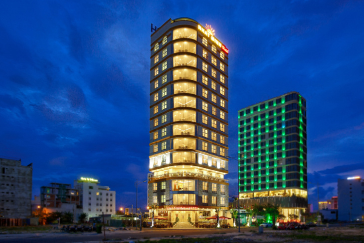 Khách sạn Nhật Minh thiết kế trang nhã, hiện đại, view ngắm nhìn biển Mỹ Khê