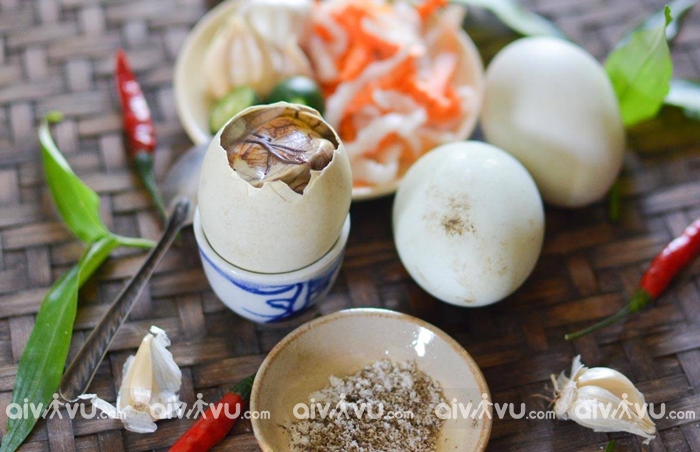 Những món ăn Việt Nam đầy “hãi hùng” trong mắt du khách quốc tế