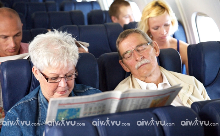 Người già đi máy bay Eva Air cần giấy tờ gì?