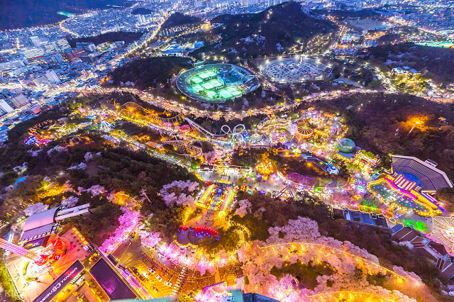 Khám phá công viên giải trí E-World và tháp quan sát 83 Tower ở Daegu