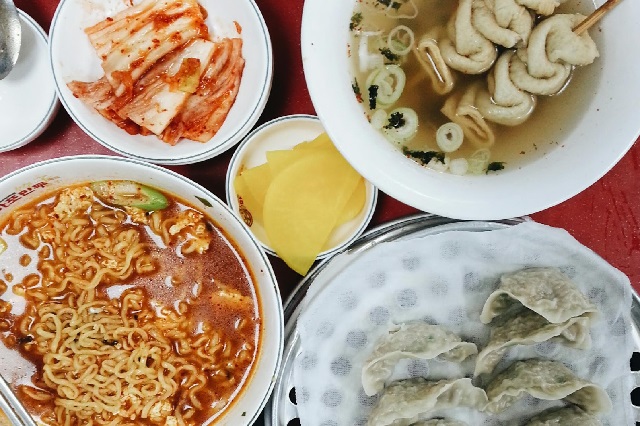 Top 10 địa chỉ ăn uống ngon rẻ lý tưởng để thưởng thức ẩm thực Seoul
