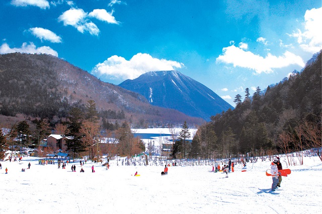 Rộn ràng mùa đông Nhật Bản với những lễ hội tuyết sôi động