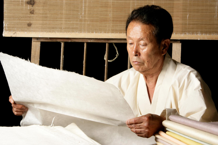 Jang Seong-woo, nghệ nhân làm giấy truyền thống Hanji của Hàn Quốc