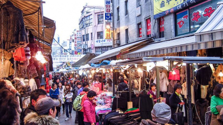 Thổ địa Hàn: Mua sắm shopping ở Hàn đâu chỉ có Dongdeamun