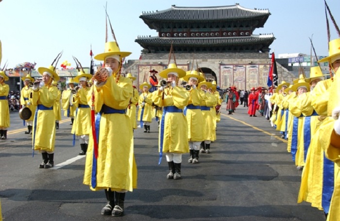 Độc đáo lễ hội Hwaseong ở Suwon Hàn Quốc