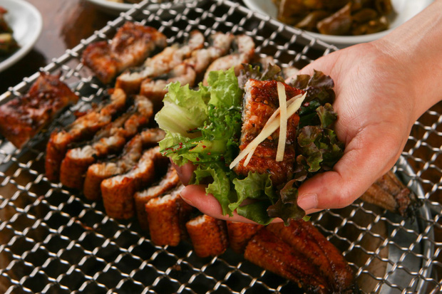 Lươn nướng Hàn Quốc: món ăn khó cưỡng lại