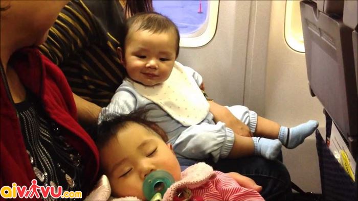 Quy định của các hãng hàng không về trẻ em khi đi máy bay