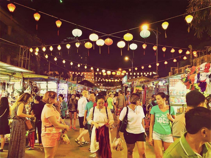 Chợ đêm Nha Trang – Nét độc đáo văn hóa biển