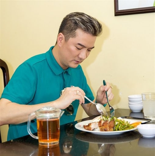 Những món ăn vỉa hè yêu thích của sao Việt tại Sài Thành