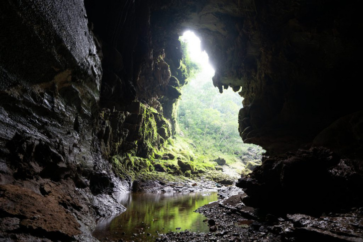 Khám phá hang động đẹp ngỡ ngàng ở Quảng Bình