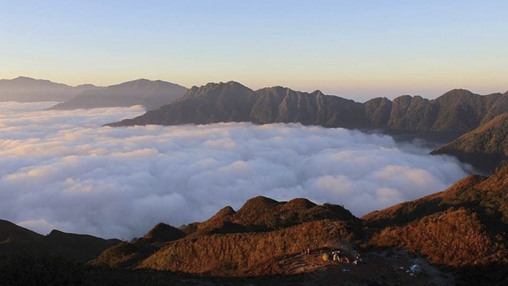 Top 4 đỉnh núi cao ở Yên Bái không thể bỏ qua