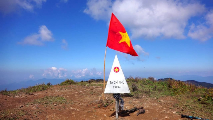 Review trekking Tà Chì Nhù – thiên đường màu tím