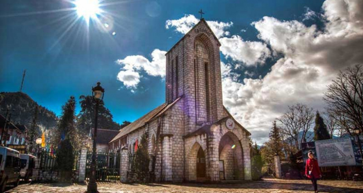 nhà thờ đá sapa – linh hồn của “thị trấn trong mây”