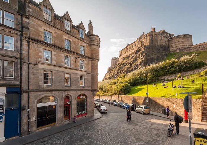 Phố cổ Edinburgh và những điểm đến đã trở thành huyền thoại