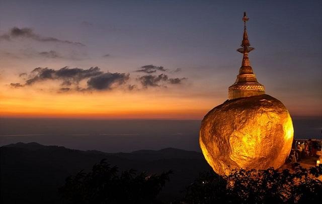 hòn đá vàng, khám phá du lịch, du lịch myanmar, , khám phá, trải nghiệm, hòn đá dát vàng khổng lồ cheo leo trên vách đá hàng thế kỷ không rơi